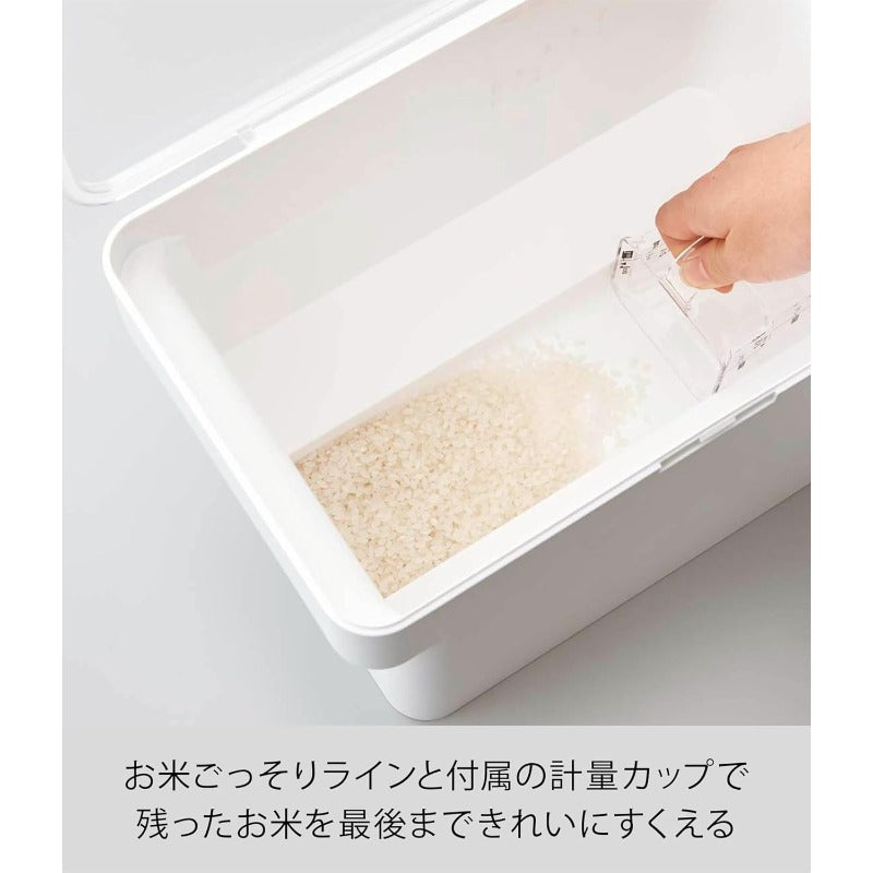 山崎実業(Yamazaki) 密閉 シンク下 米びつ 5ｋｇ 計量カップ 付 ホワイト 約W30XD19.7XH19.2cm タワー お米ごっそりライン 最後まできれいにすくえる 3377