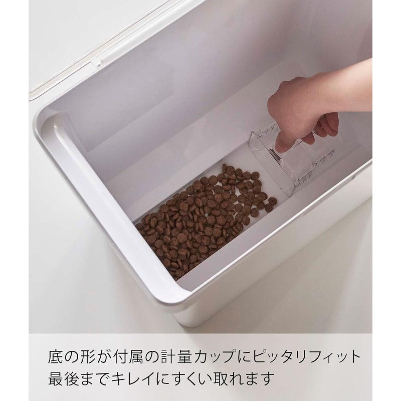 山崎実業(Yamazaki) 密閉 ペットフードストッカー 6.5ｋｇ 計量カップ付 ホワイト 約W30.7×D19.7×H31.2㎝(蓋開口時:約H49.5㎝) タワー フードストッカー 保存容器 5615
