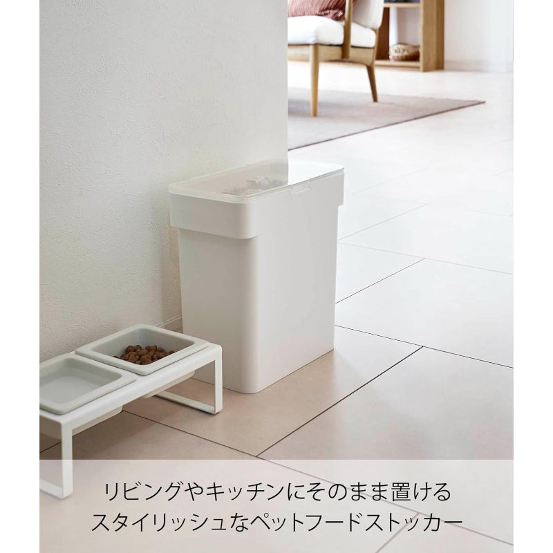山崎実業(Yamazaki) 密閉 袋ごと ペットフードストッカー 3ｋｇ 計量カップ付 ホワイト 約W28×D16.5×H28.5㎝(蓋開口時:約H43.㎝) タワー フードストッカー 保存容器 5613