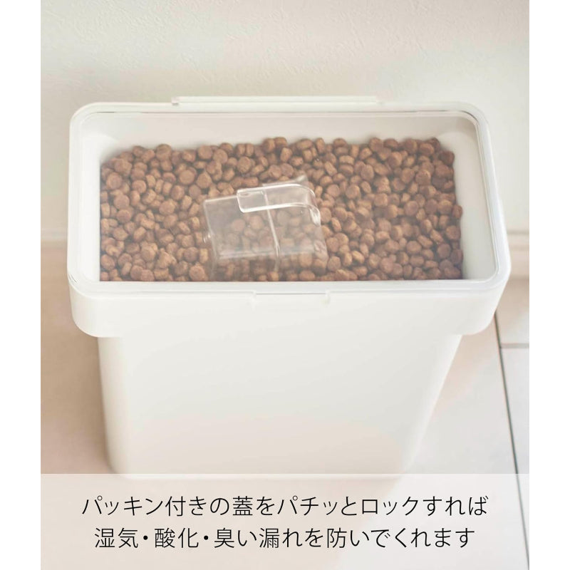 山崎実業(Yamazaki) 密閉 袋ごと ペットフードストッカー 3ｋｇ 計量カップ付 ホワイト 約W28×D16.5×H28.5㎝(蓋開口時:約H43.㎝) タワー フードストッカー 保存容器 5613